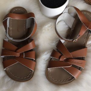 SALTWATER WOMEN SANDALS SIZE 7